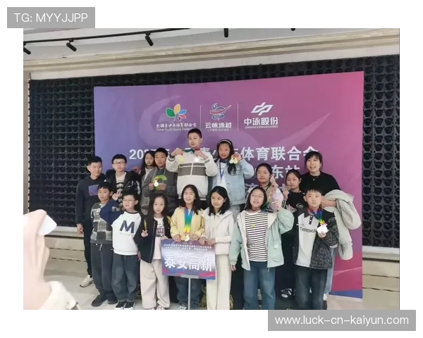 游泳馆加强青少年课程的分级管理与教学质量评估，青少年活动中心游泳培训价格